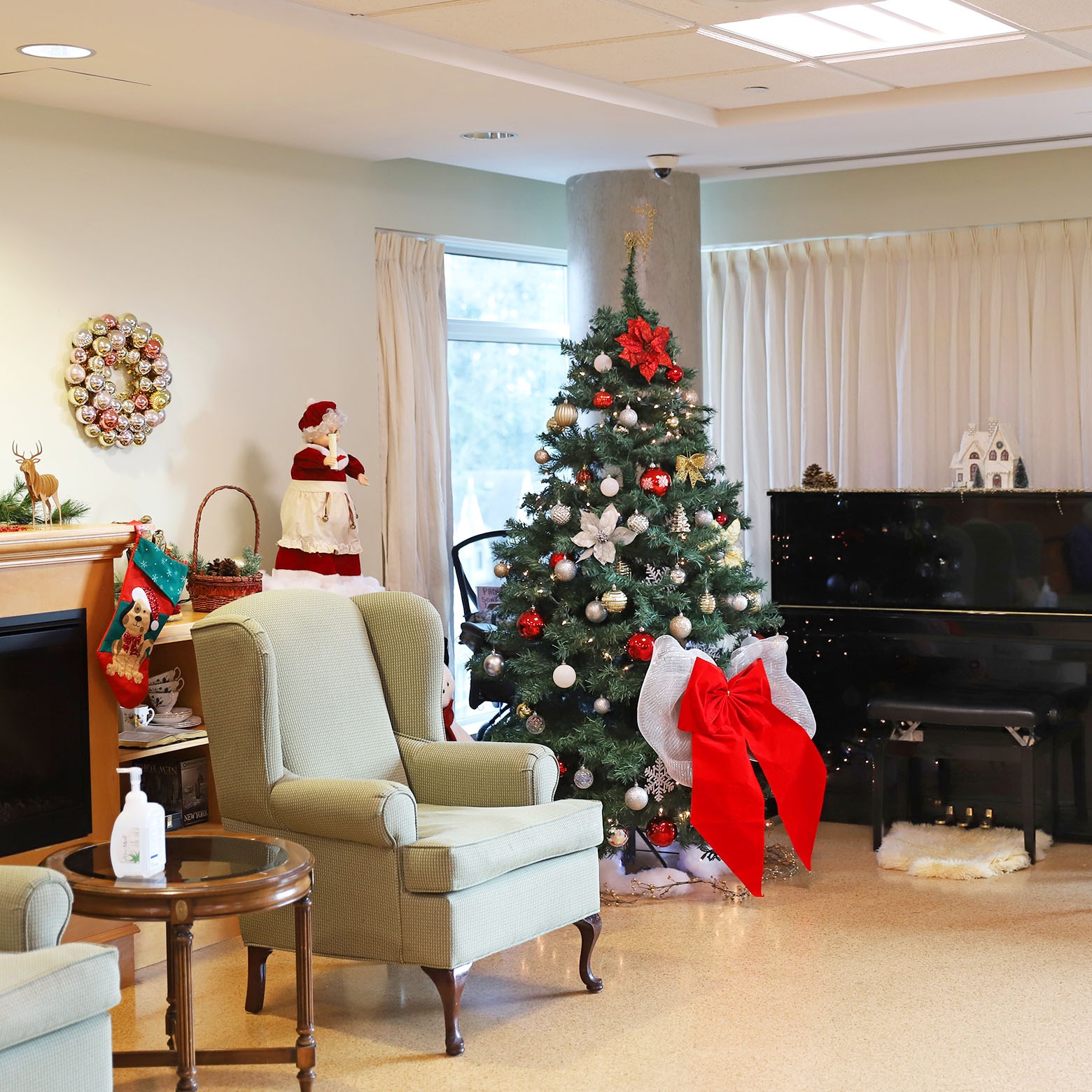 Christmas decorations at lynn valley care centre